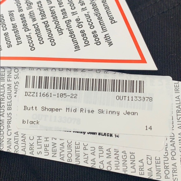 Boohoo NWT butt shaper mid rise skinny jean - Picture 5 of 6